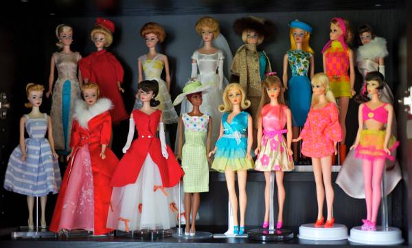 Collector Seeks Vintage Barbie and Family